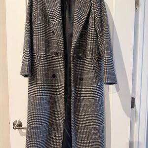 Abercrombie & Fitch Black and White Coat